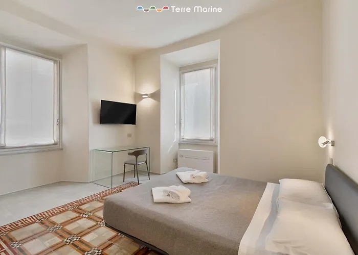 La Maison Du Soleil, Terre Marine * La Spezia